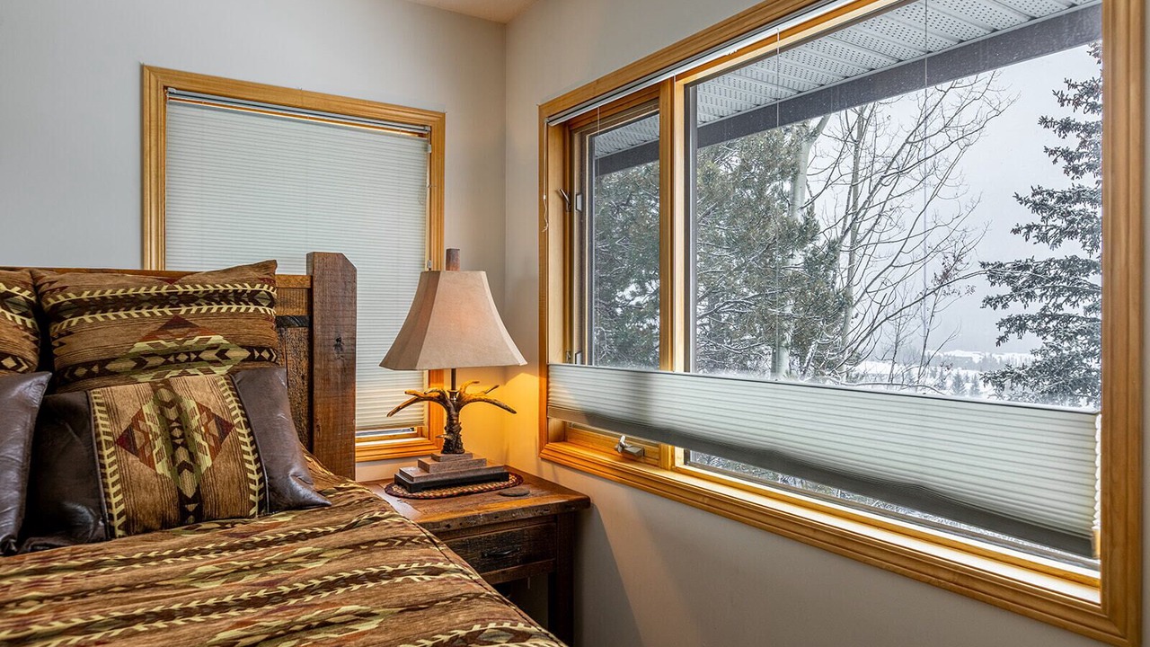 Photo of Bedroom in Cougar Creek