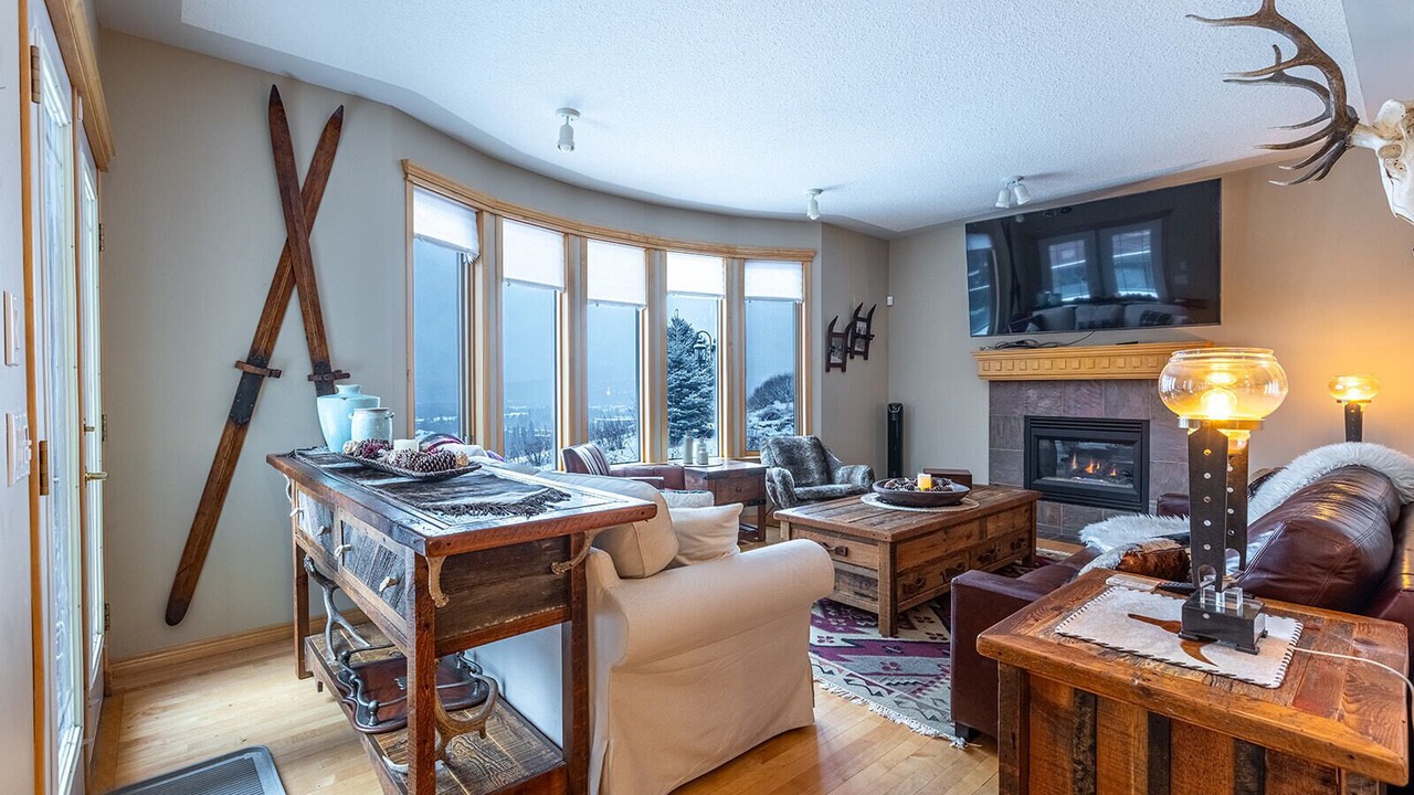 Photo of Livingroom in Cougar Creek