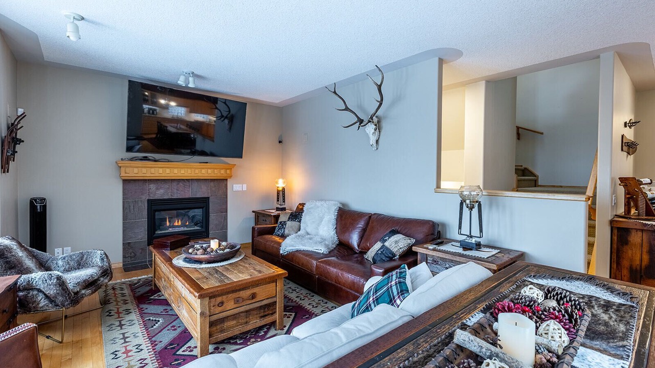 Photo of Livingroom in Cougar Creek