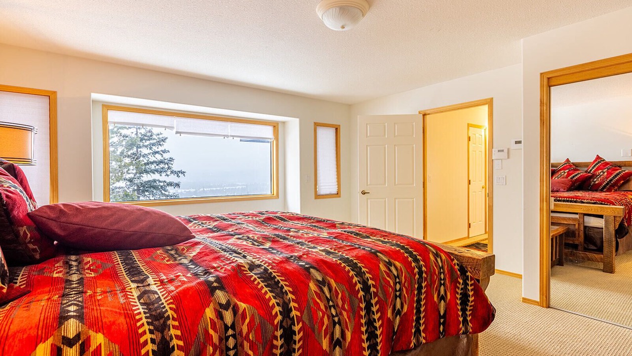 Photo of Bedroom in Cougar Creek