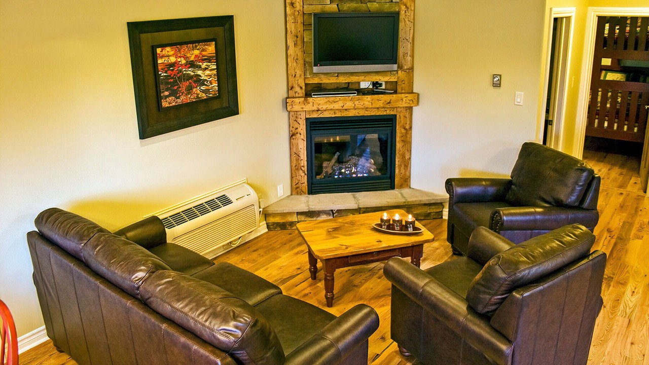Photo of Livingroom in Lake of Bays
