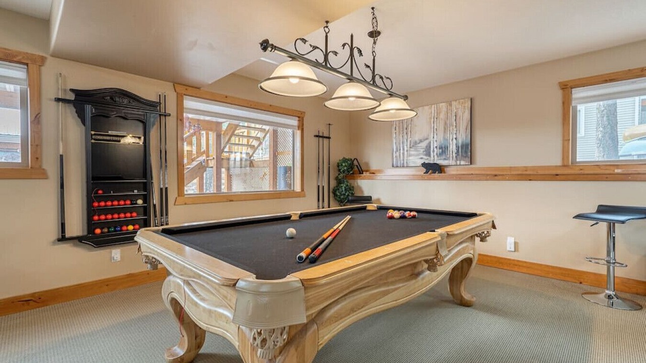 Photo of Livingroom in East Kootenay