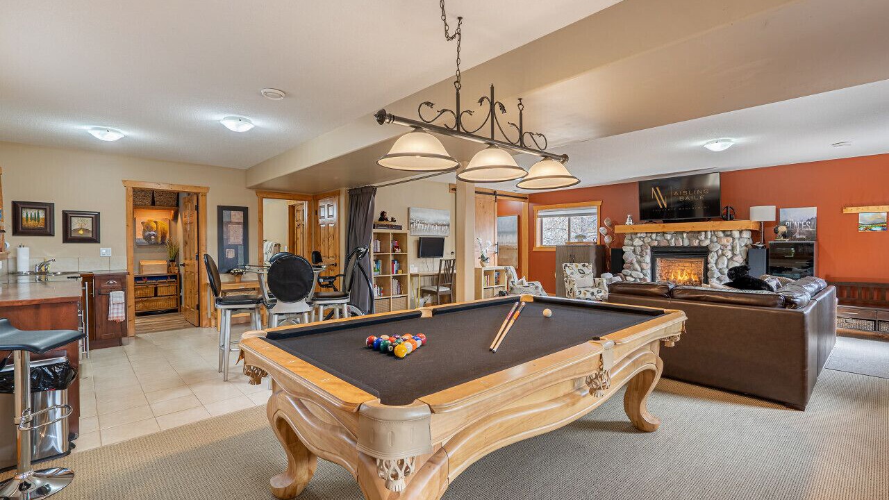 Photo of Livingroom in East Kootenay