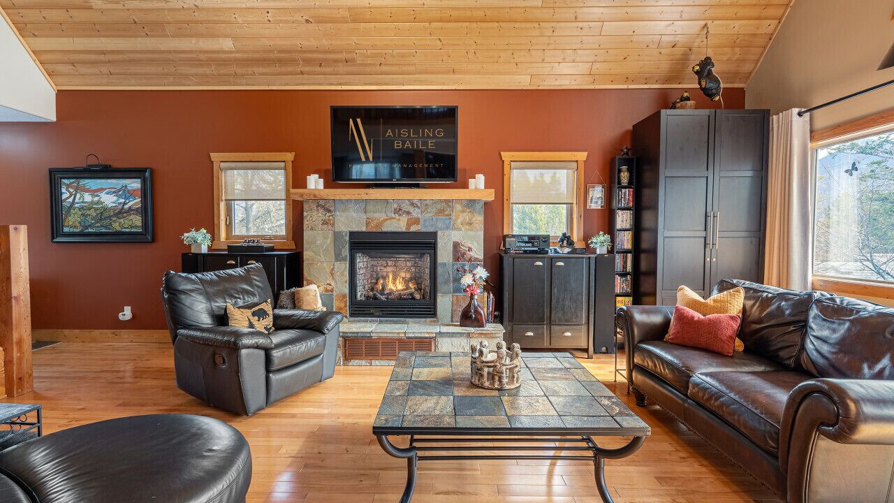 Photo of Livingroom in East Kootenay