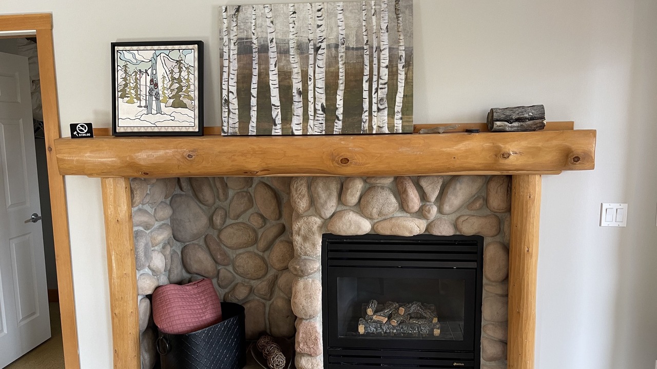 Photo of Livingroom in East Kootenay