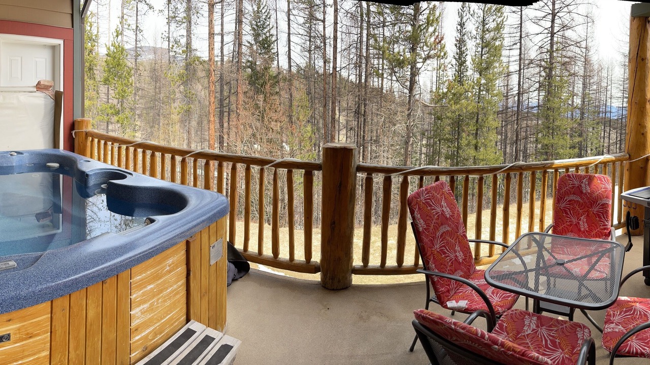 Photo of Patio Balcony in East Kootenay
