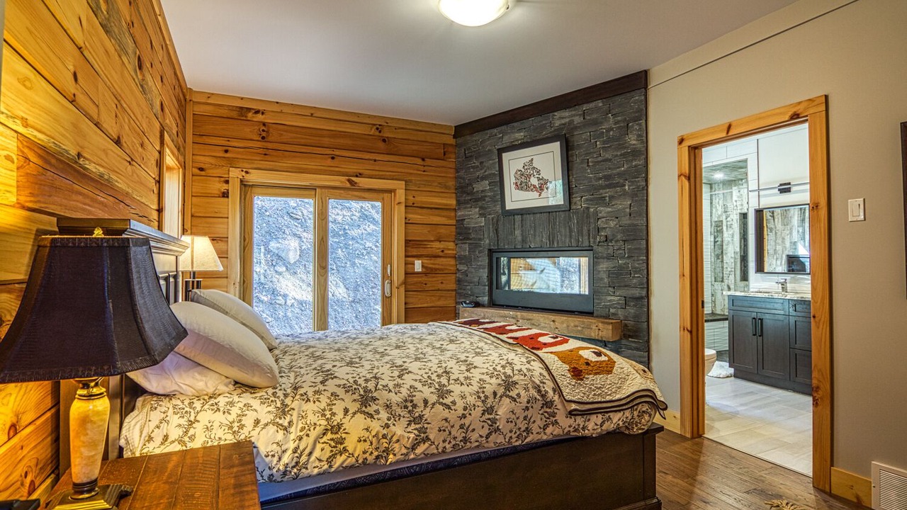 Photo of Bedroom in East Kootenay