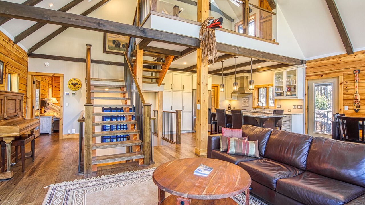 Photo of Livingroom in East Kootenay