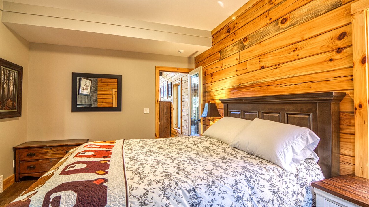 Photo of Bedroom in East Kootenay