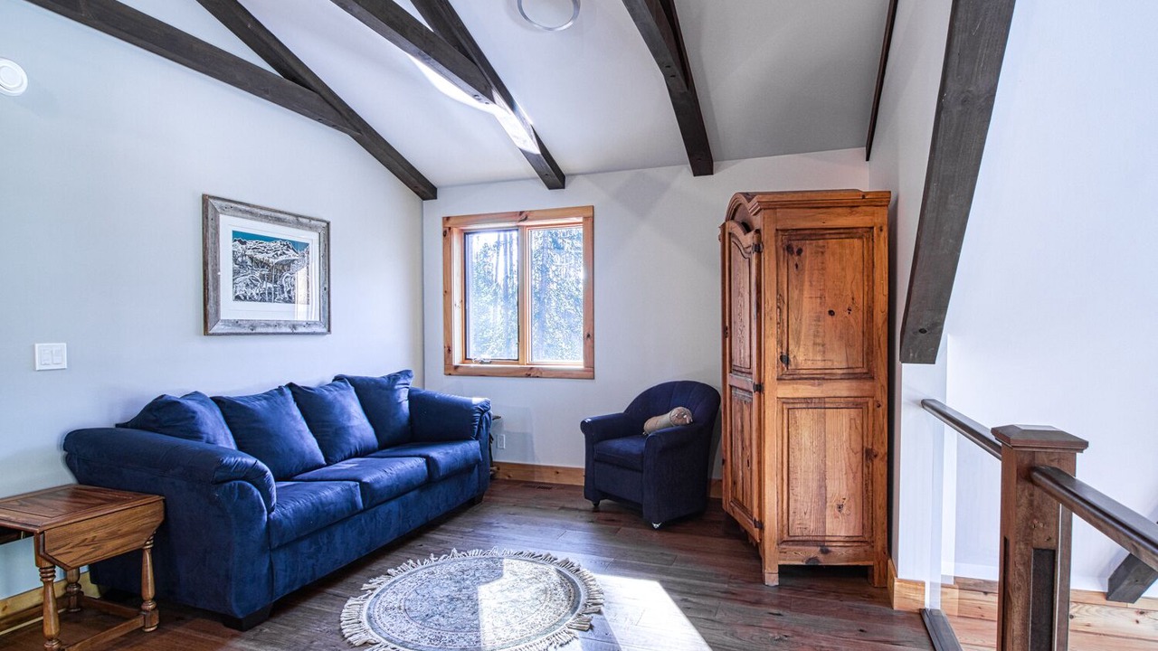 Photo of Livingroom in East Kootenay