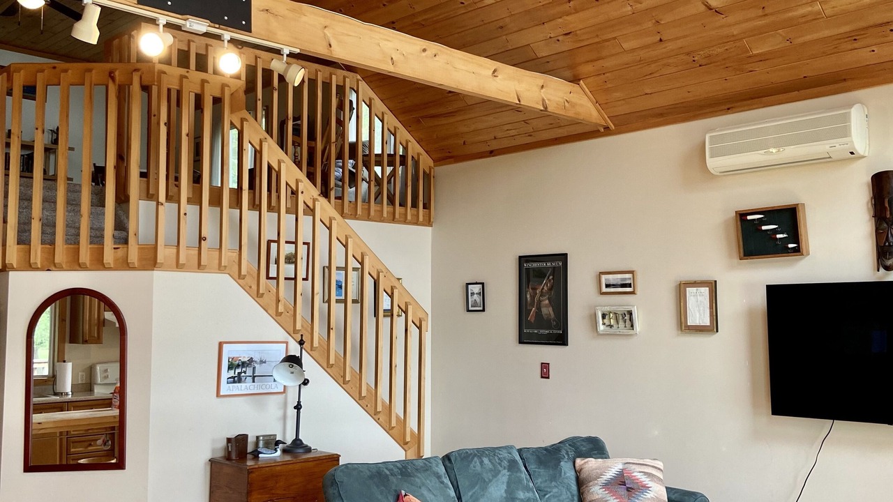 Photo of Livingroom in Leeds and the Thousand Islands