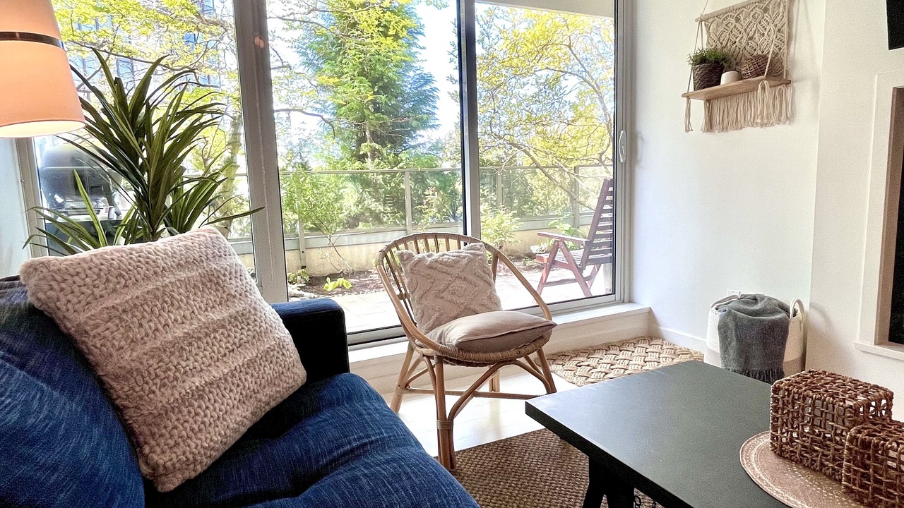 Photo of Livingroom in Downtown Victoria