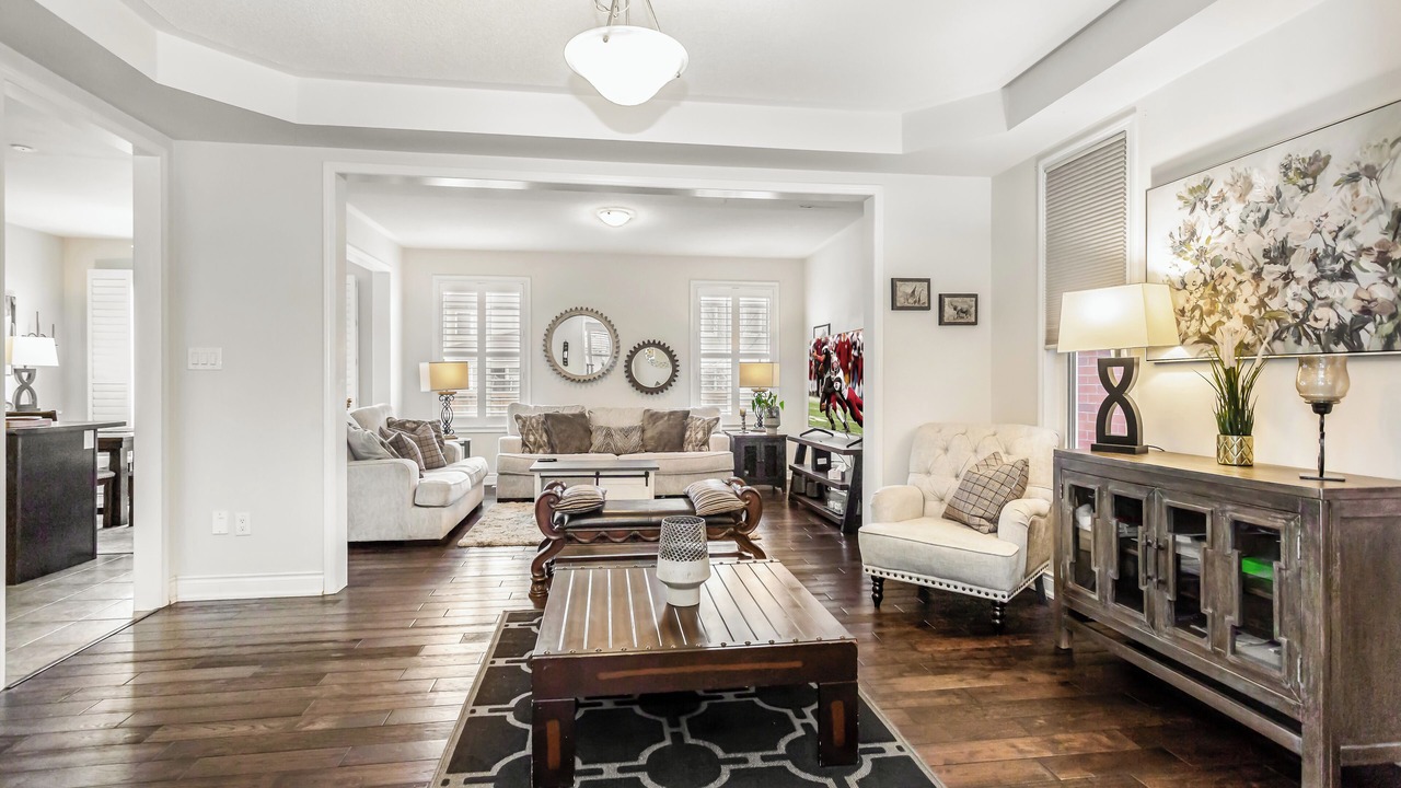 Photo of Livingroom in Halton Regional Municipality