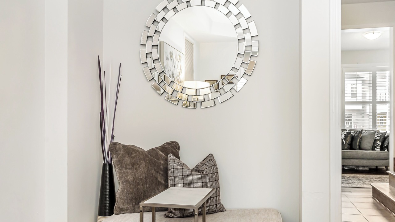 Photo of Livingroom in Halton Regional Municipality