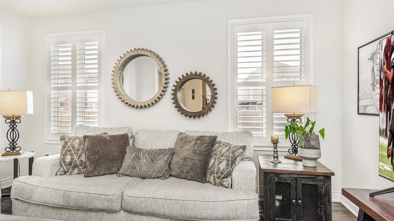Photo of Livingroom in Halton Regional Municipality
