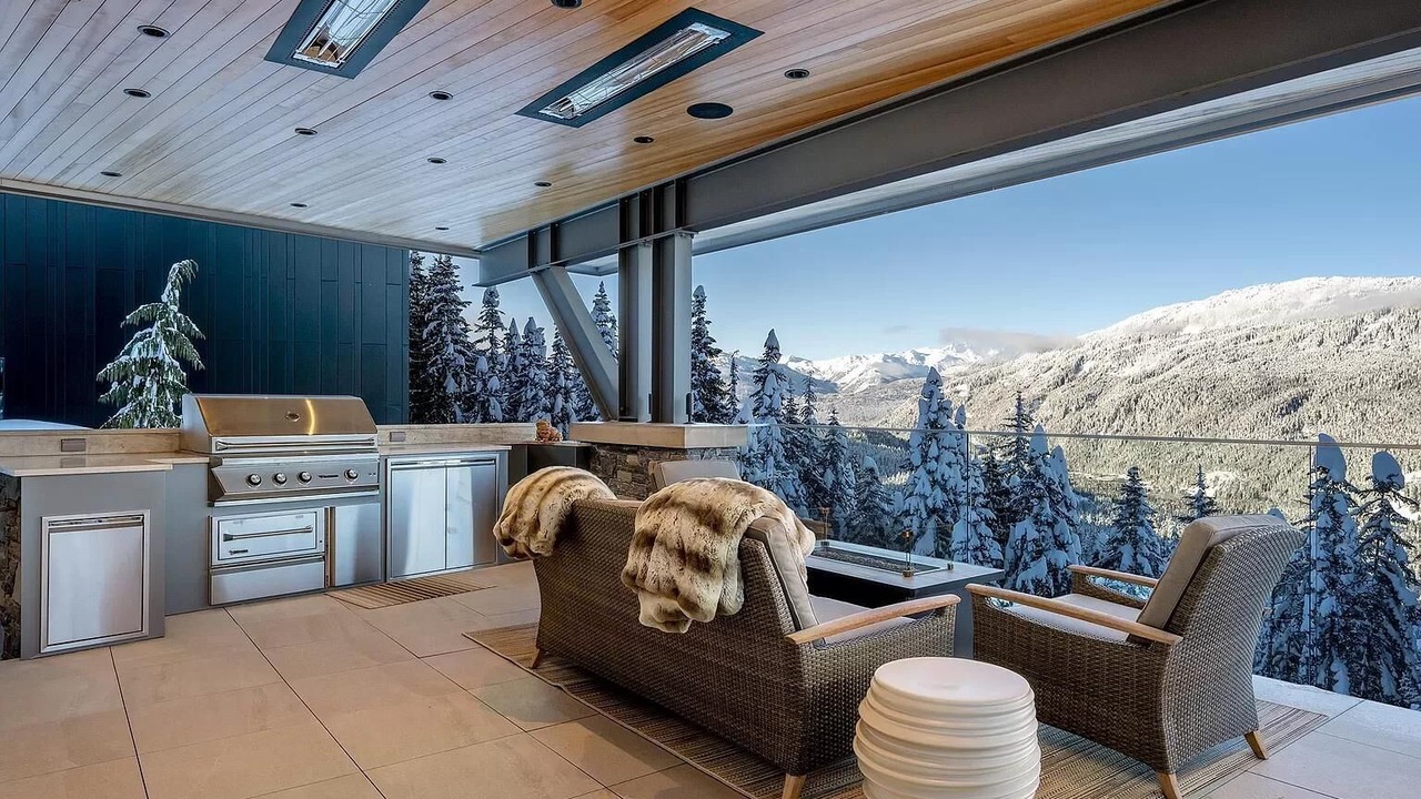 Photo of Livingroom in Whistler Creekside