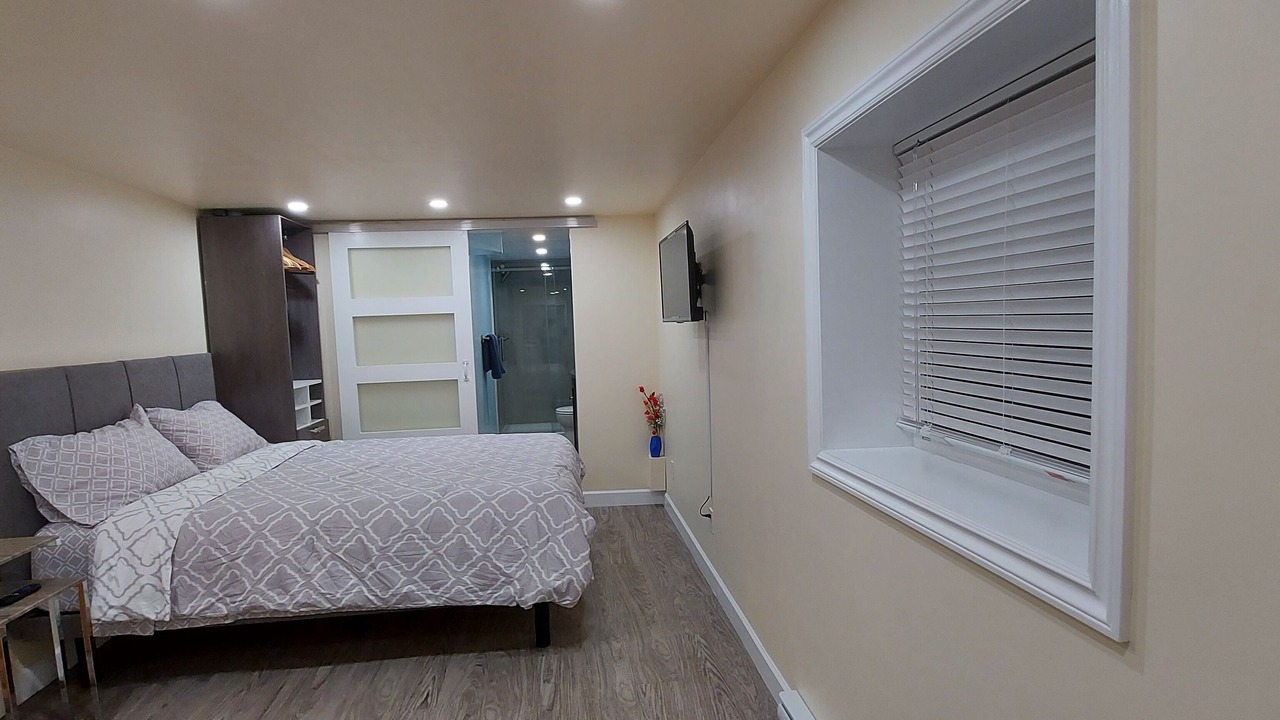 Photo of Bedroom in Saanich East