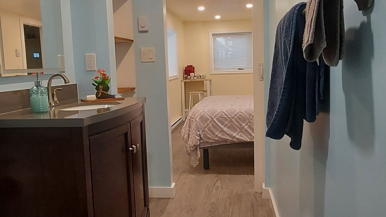Photo of Bedroom in Saanich East