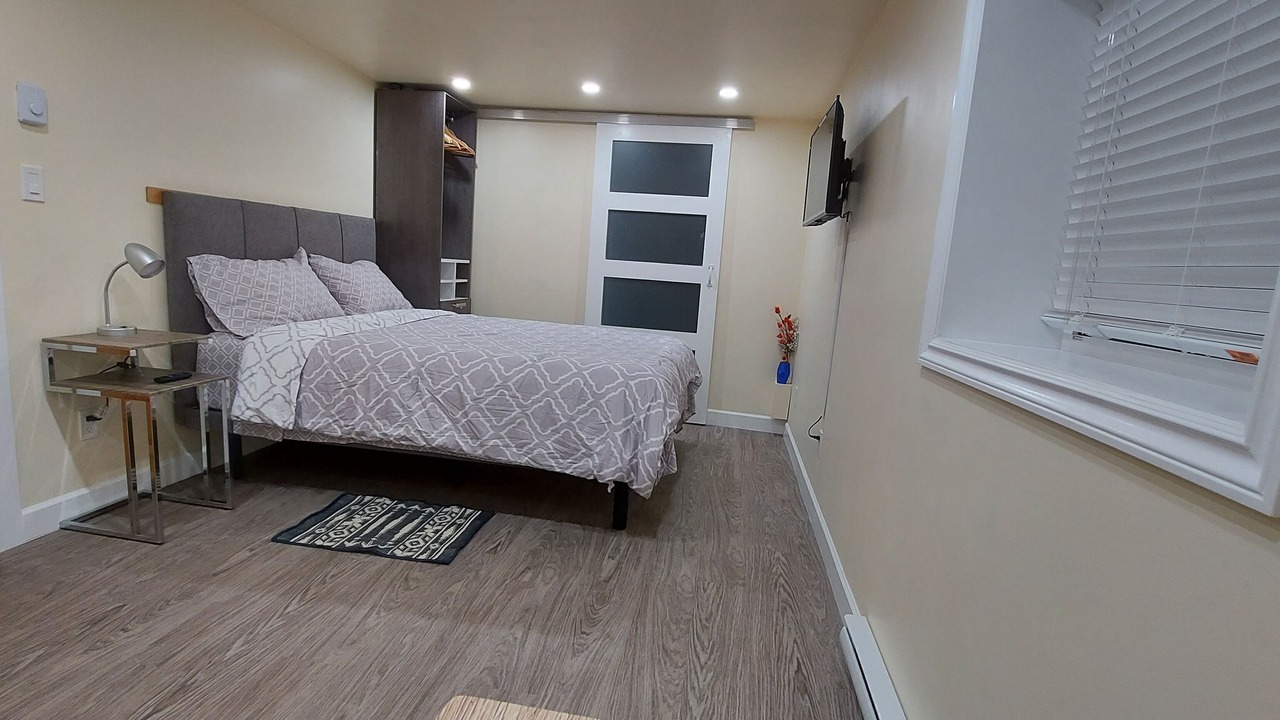 Photo of Bedroom in Saanich East