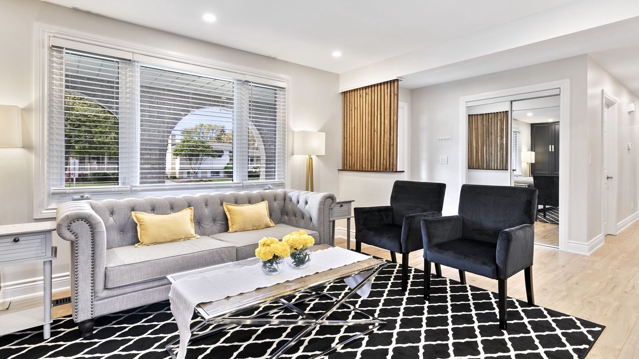 Photo of Livingroom in Amherstburg