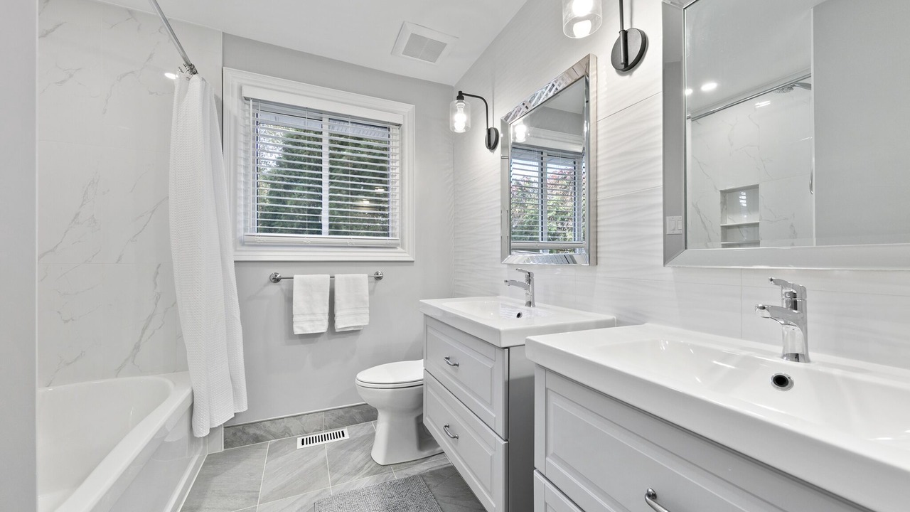 Photo of Bathroom in Amherstburg