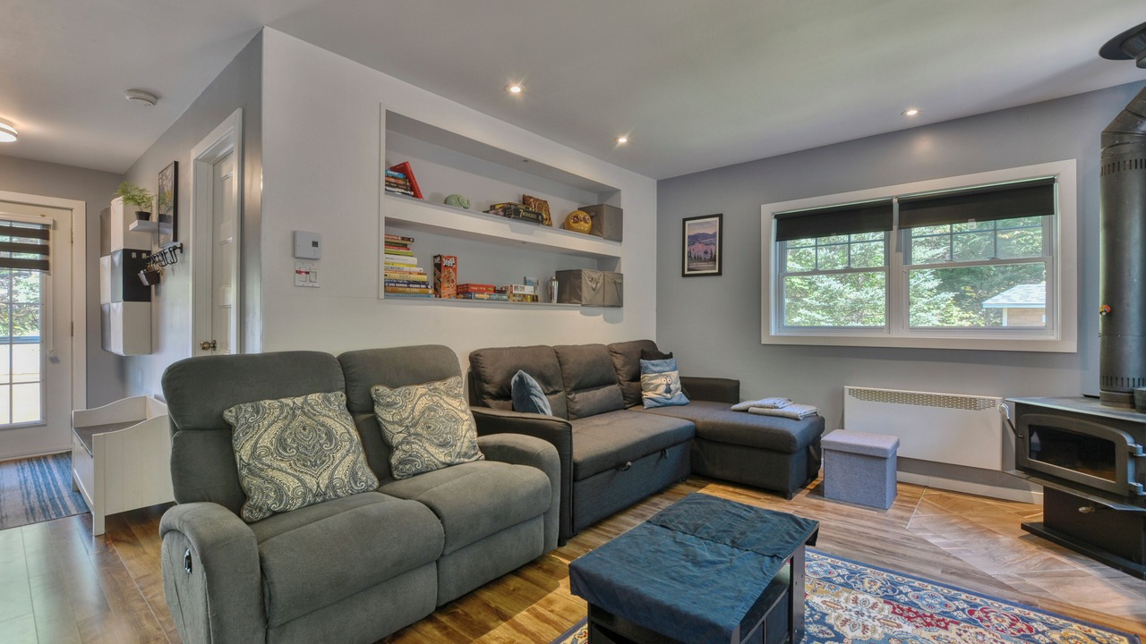 Photo of Livingroom in Chertsey