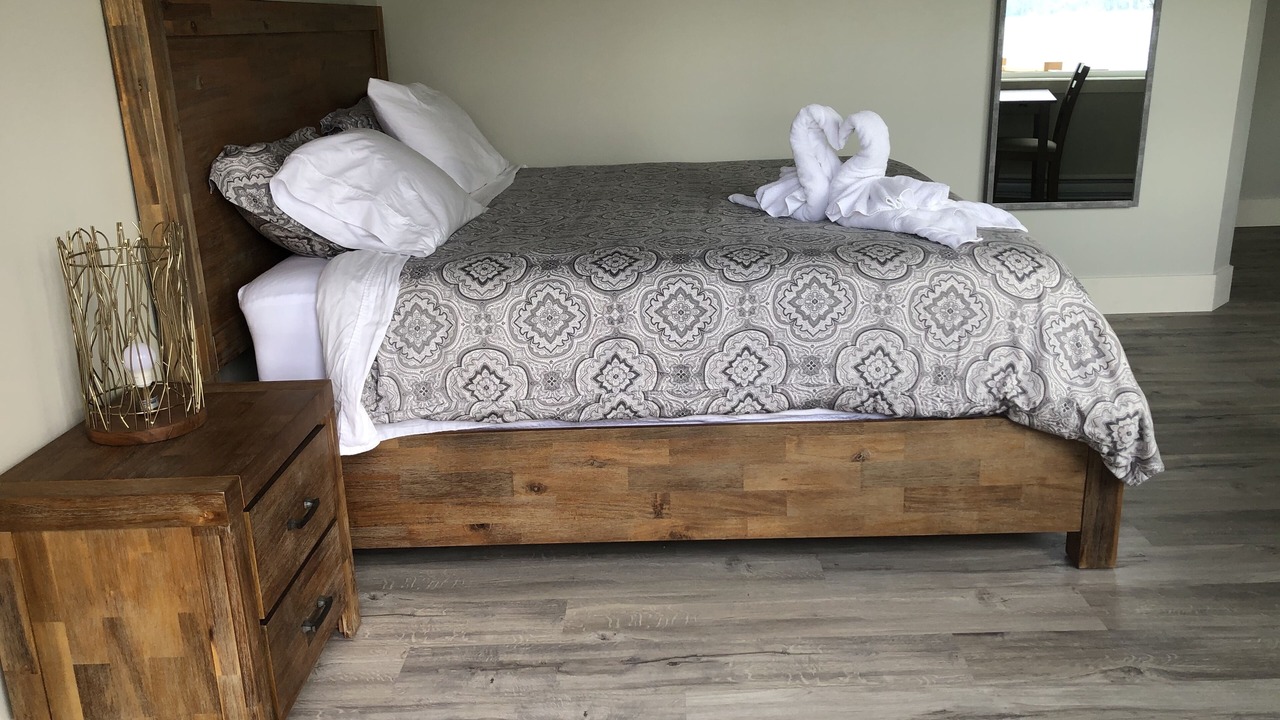 Photo of Bedroom in Harrison Hot Springs