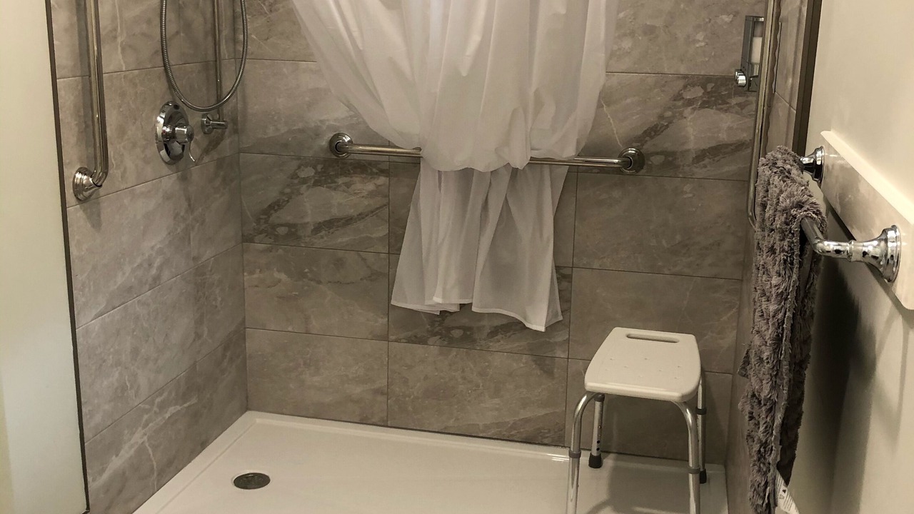 Photo of Bathroom in Harrison Hot Springs