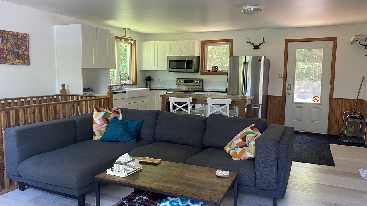 Photo of Livingroom in Petawawa