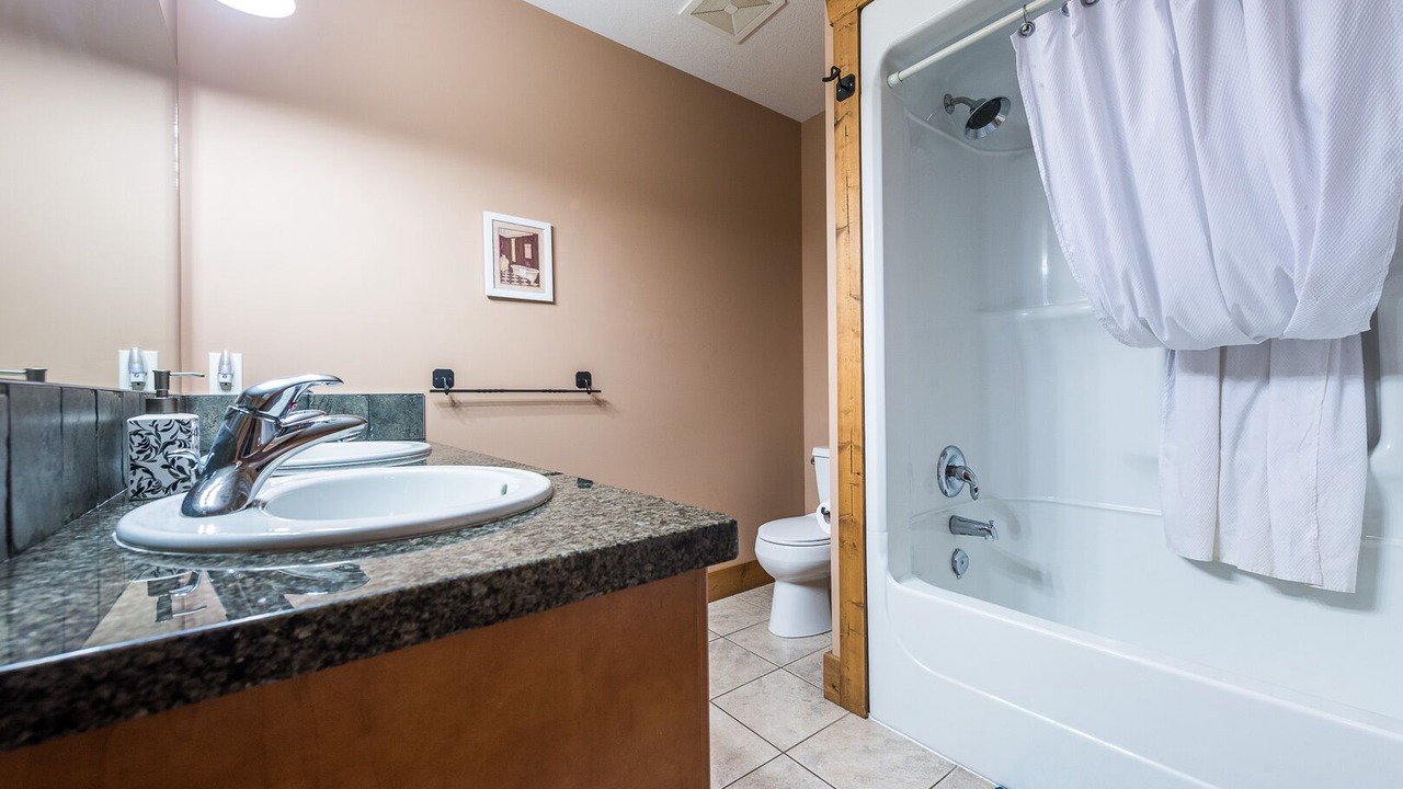 Photo of Bathroom in Okanagan-Similkameen