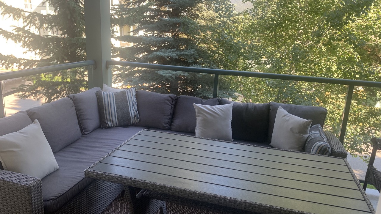 Photo of Patio Balcony in East Kootenay