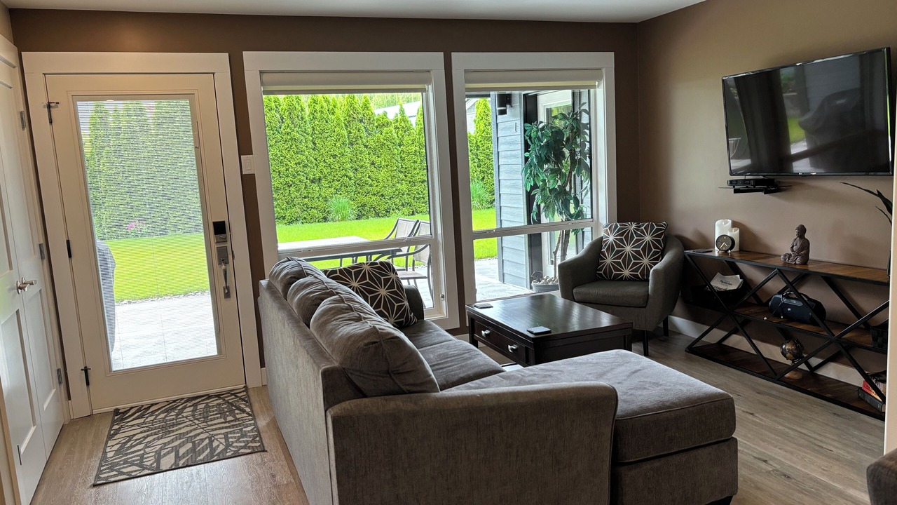Photo of Livingroom in Okanagan-Similkameen