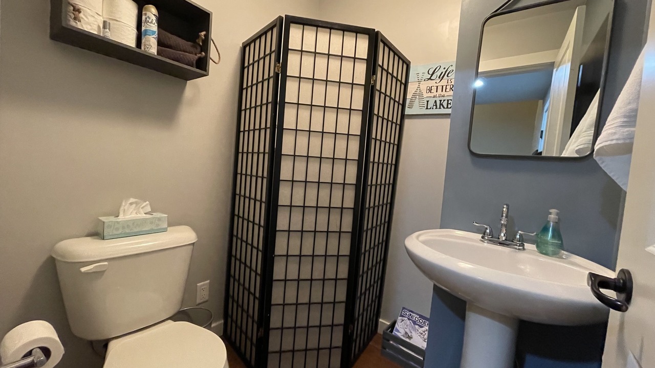 Photo of Bathroom in Sicamous