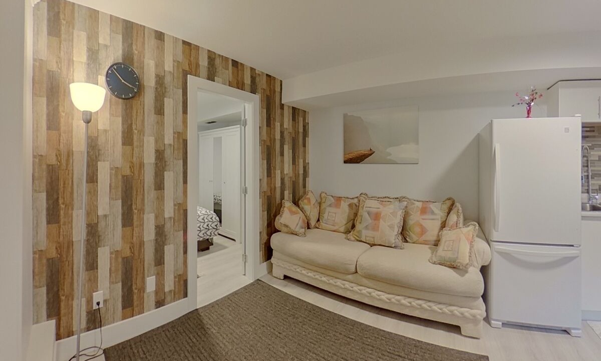 Photo of Livingroom in Guildford