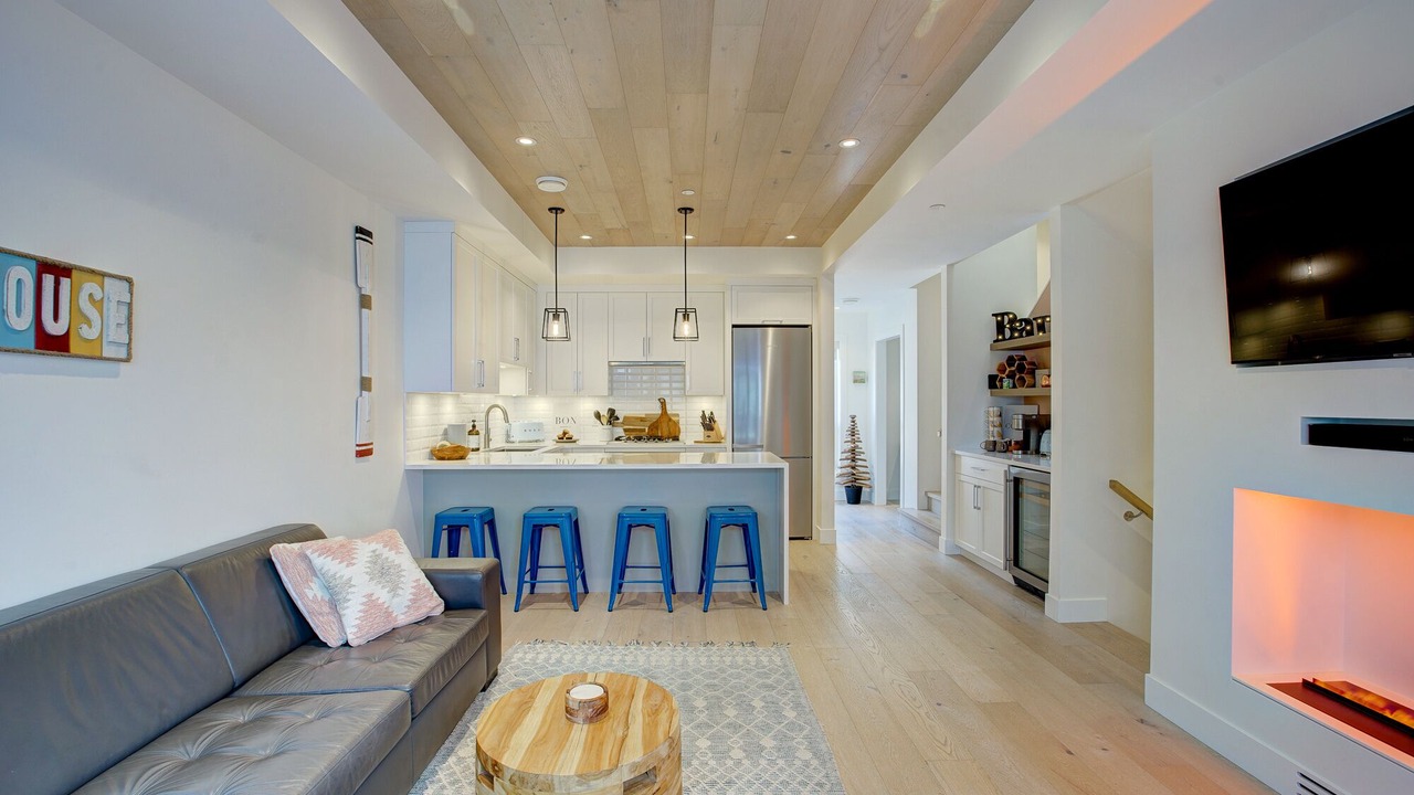 Photo of Livingroom in North End