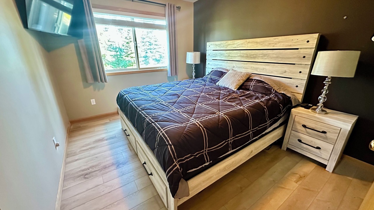 Photo of Bedroom in Snow Pine Estates