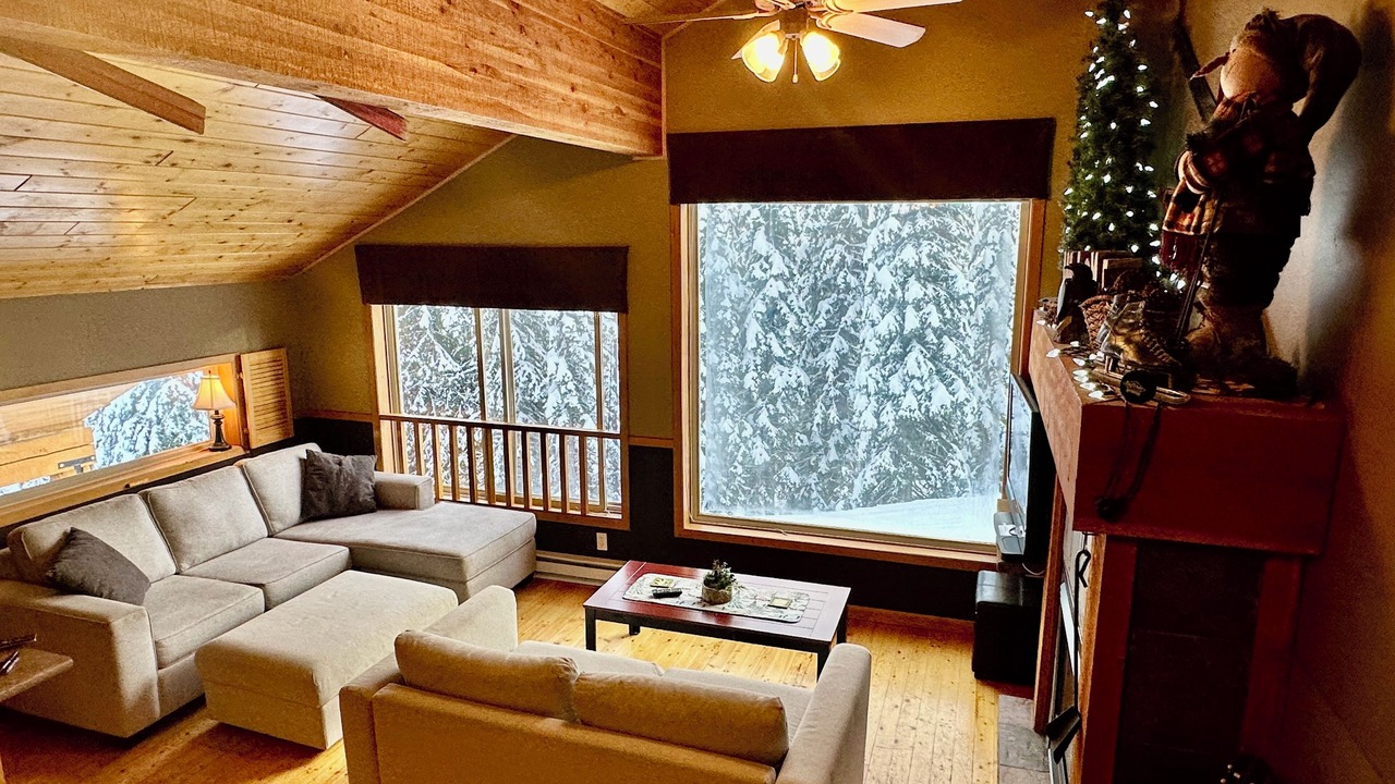 Photo of Livingroom in Snow Pine Estates