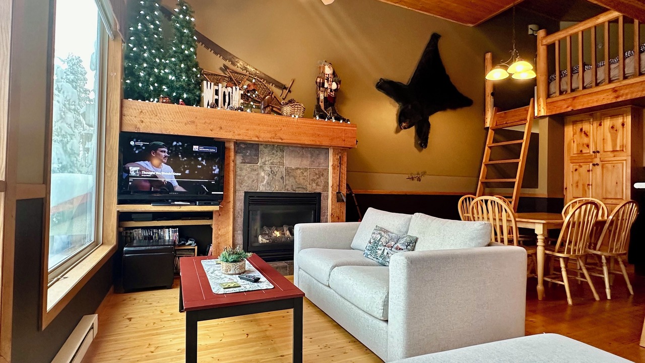 Photo of Livingroom in Snow Pine Estates