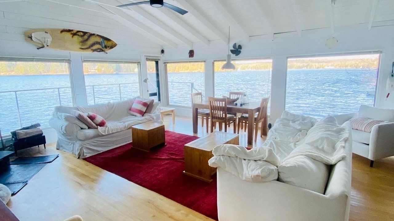 Photo of Livingroom in Muskoka Lakes