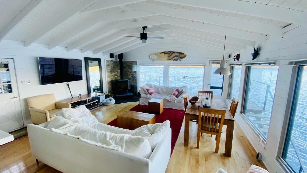 Photo of Livingroom in Muskoka Lakes