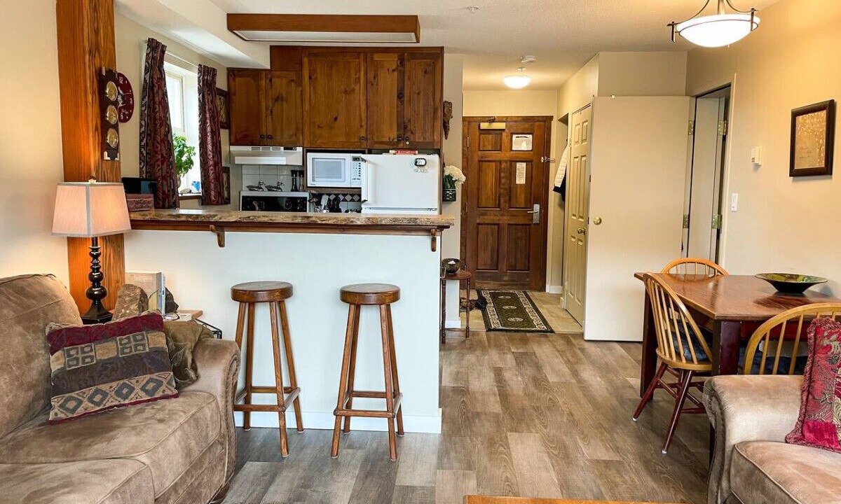Photo of Livingroom in Okanagan-Similkameen