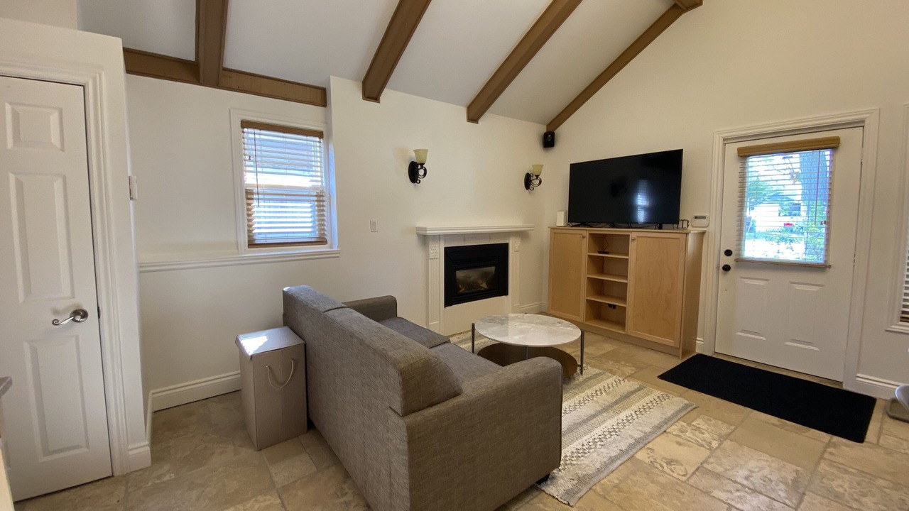 Photo of Livingroom in Wasaga Beach