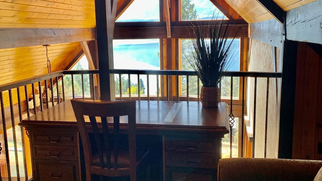 Photo of Livingroom in East Kootenay
