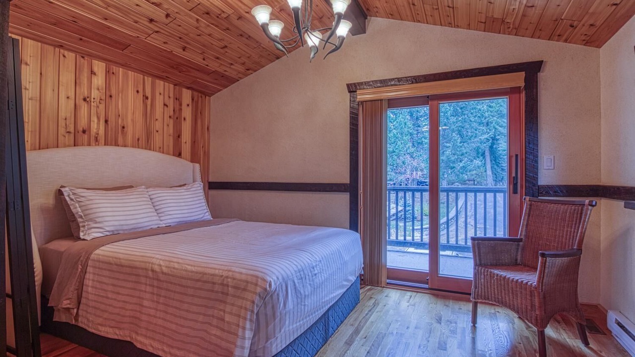 Photo of Bedroom in East Kootenay