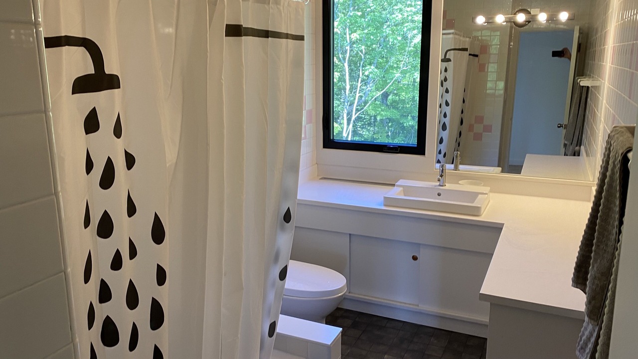 Photo of Bathroom in Brome-Missisquoi Regional County Municipality