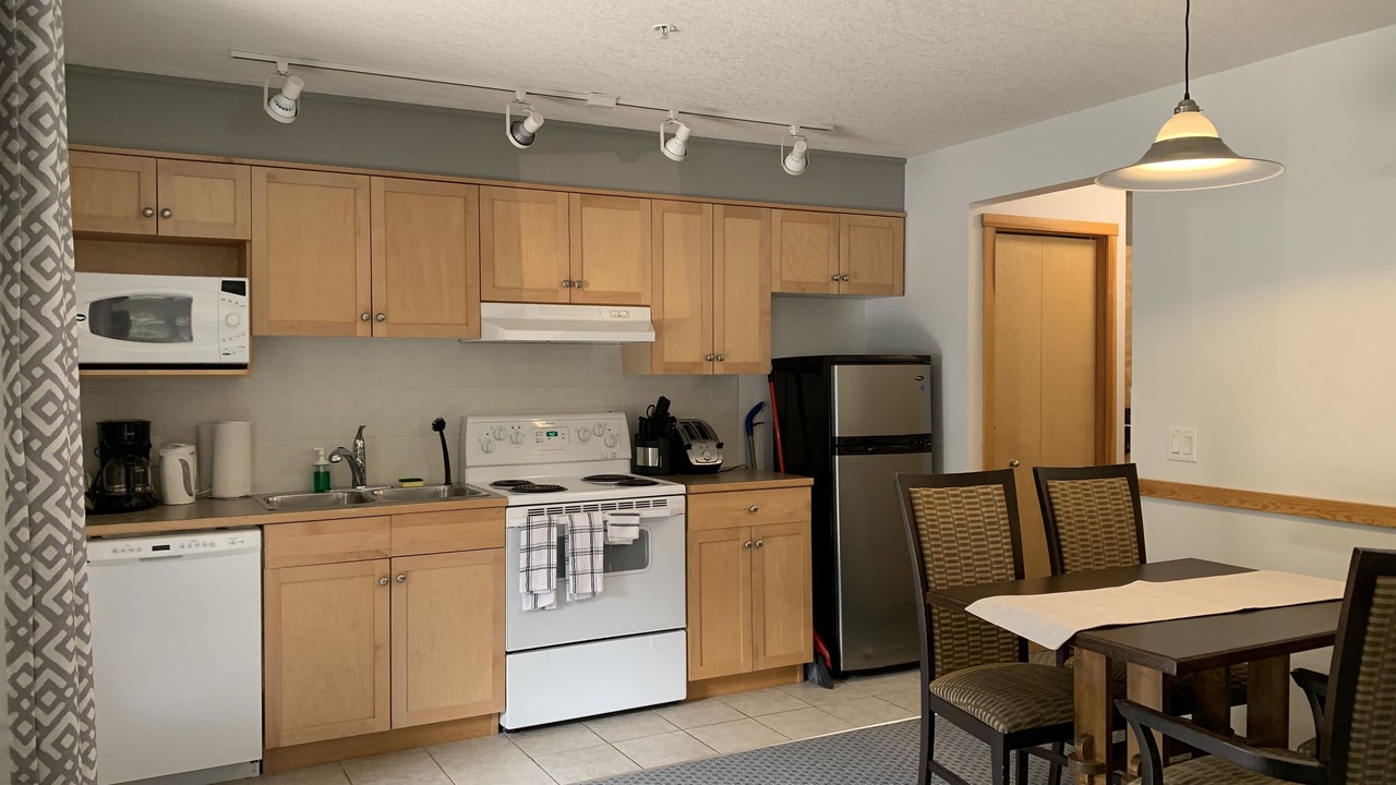 Photo of Kitchen in Cougar Creek