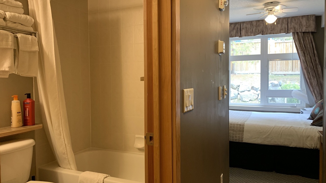Photo of Bathroom in Cougar Creek