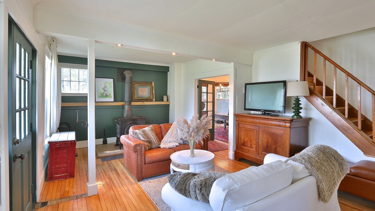 Photo of Livingroom in Ayers Cliff