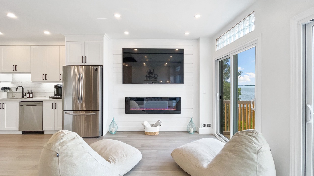Photo of Livingroom in Scugog