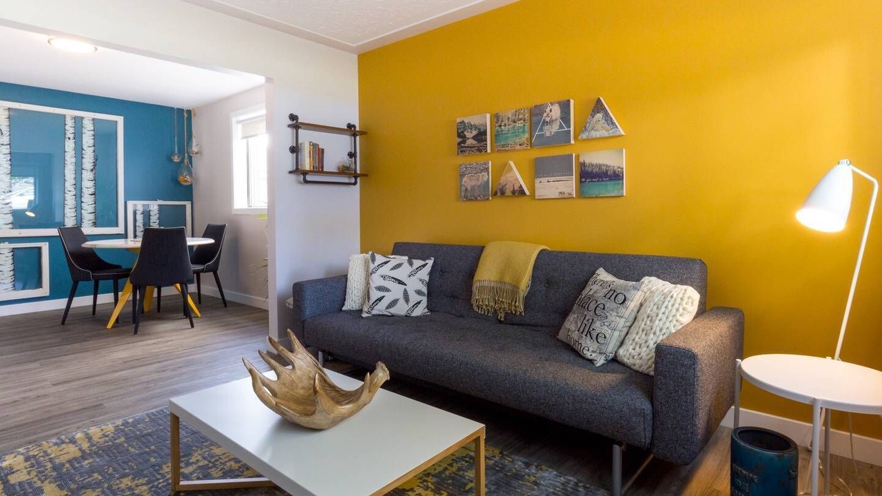 Photo of Livingroom in Whyte ave